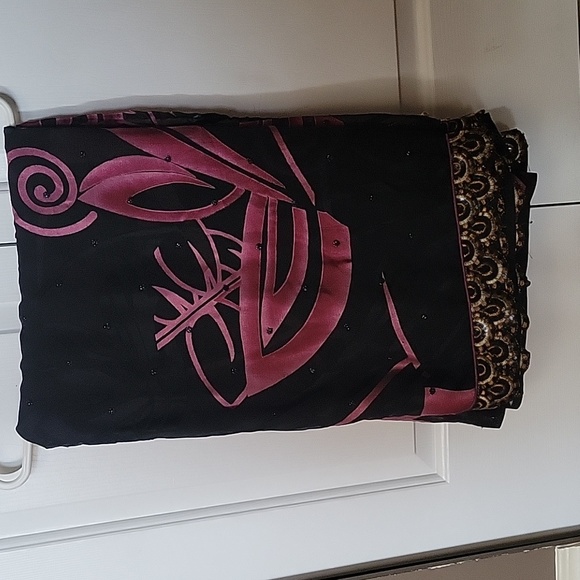 Printed Saree - Picture 1 of 3